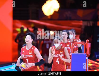 Ankara, Turquie. 14th juillet 2022. Les joueurs de la Chine sont vus avant le quart-finale de la Ligue des Nations des femmes de volley-ball de la FIVB 2022 entre la Chine et l'Italie à Ankara, Turquie, 14 juillet 2022. Credit: Shadati/Xinhua/Alamy Live News Banque D'Images