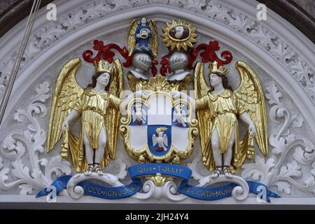 Emblème héraldique sur une rue de Londres Banque D'Images