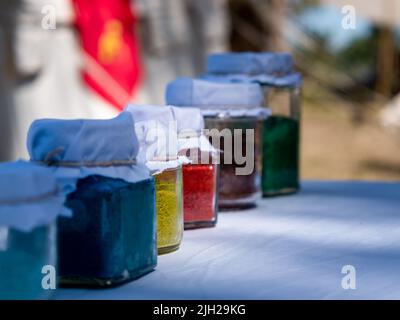 peintures anciennes en poudre utilisées pour la peinture d'images médiévales Banque D'Images