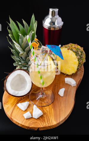 Pina Colada cocktail alcoolisé d'été rafraîchissant Banque D'Images