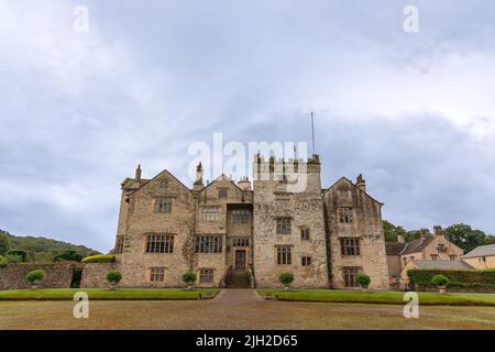 Levens Hall, manoir du 13th siècle avec le plus ancien parc topiaire du monde avec des plantes de forme fantastique. Banque D'Images