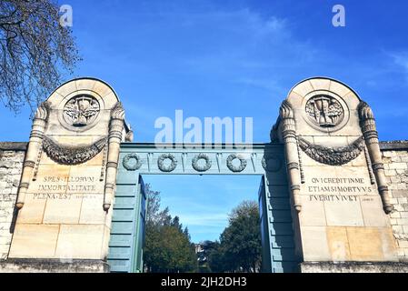 Portes du cimetière du Père Lachaise à Paris Banque D'Images