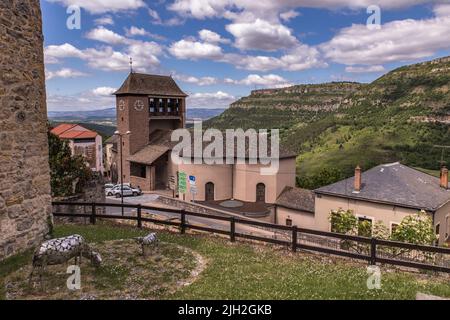 Vue pittoresque du village et des causses Banque D'Images