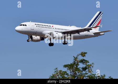 Aéroport de Fiumicino, Italie. 14th juillet 2022. Airbus A319 AirFrance .Aircraft vers l'aéroport de Fiumicino. Fiumicino (Italie), 14th juillet 2022. Credit: massimo insabato / Alay Live News Banque D'Images