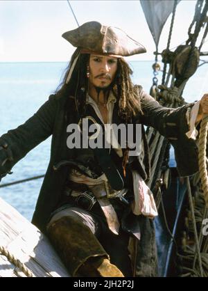 JOHNNY DEPP, PIRATES DES CARAÏBES : LA MALÉDICTION DU BLACK PEARL, 2003 Banque D'Images