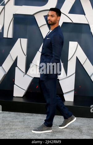 LOS ANGELES - JUL 13: Rege-Jean page à la première de l'homme gris au Théâtre chinois de TCL IMAX on 13 juillet 2022 à Los Angeles, CA aux arrivées pour LA première DE L'HOMME GRIS, Théâtre chinois de TCL, Los Angeles, CA 13 juillet 2022. Photo de : Collection Priscilla Grant/Everett Banque D'Images