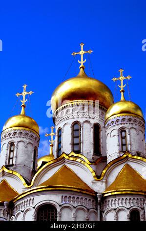 Les dômes de la Cathédrale d'Annonciation, Kremlin, Moscou, Russie Banque D'Images