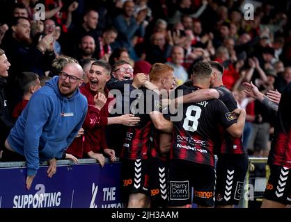 Jude Winchester de Crusaders célèbre son deuxième but lors du premier match de qualification de l'UEFA Europa Conference League à Seaview, Belfast. Date de la photo: Jeudi 14 juillet 2022. Banque D'Images