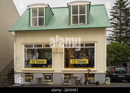 Reykjavik, Islande - 4 juillet 2022 vue de 12 Tónar, 'douze Toness' un magasin de disques à Reykjavík, Islande, et aussi un label pour l'artiste islandais Banque D'Images