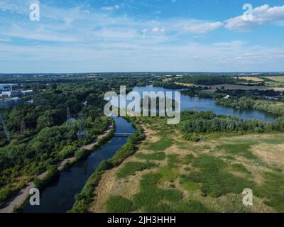 Vue aérienne sur les rivières et les lacs de Hertfordshire, Royaume-Uni Banque D'Images