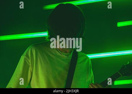 14/07/2022 - le groupe de rock anglais THE SMILE (Thom Yorke, Jonny Greenwood, Tom Skinner) se produit en direct à fabrique Milano, en Italie Banque D'Images