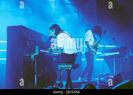 14/07/2022 - le groupe de rock anglais THE SMILE (Thom Yorke, Jonny Greenwood, Tom Skinner) se produit en direct à fabrique Milano, en Italie Banque D'Images