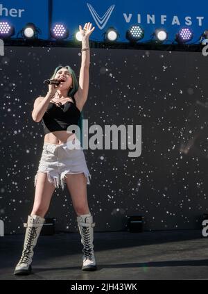 Santa Monica, Californie, États-Unis. 14th juillet 2022. K-Pop Star Alexa se produit au lancement de la voiture Vinfast aux Etats-Unis lors d'une cérémonie à Santa Monica, Californie sur 14 juillet 2022. (Credit image: © Mark Edward Harris/ZUMA Press Wire) Credit: ZUMA Press, Inc./Alamy Live News Banque D'Images
