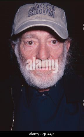 Willie Nelson sur le spectacle tardif avec David Letterman au Ed Sullivan Theatre de New York, sur 8 septembre 1998. Crédit photo : Henry McGee/MediaPunch Banque D'Images