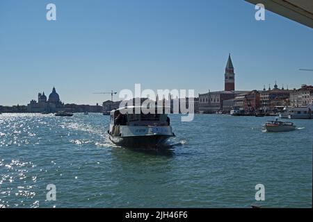 VENISE, ITALIE - 19 AVRIL 2019 trafic de la lagune vénitienne Banque D'Images