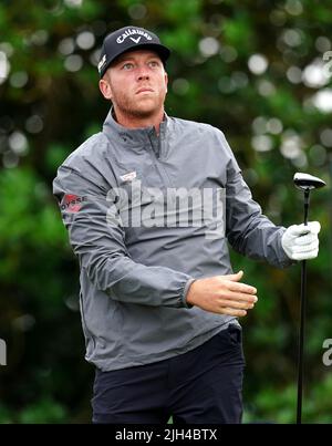 USA's Talor Gooch débarque du 3rd au cours de la deuxième journée de l'Open at the Old course, St Andrews. Date de la photo: Vendredi 15 juillet 2022. Banque D'Images