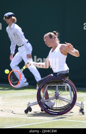 Jiske Griffioen, des pays-Bas, est un joueur de tennis néerlandais qui joue dans le concours féminin de singles en fauteuil roulant à Wimbledon 2022. Banque D'Images