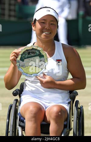 Yui Kamiji du Japon (photo) a perdu à Diede de Groot des pays-Bas dans le fauteuil roulant des femmes célibataires à Wimbledon 2022. Banque D'Images