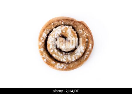 Petits pains à la cannelle. Kanelbulle dessert suédois isolé sur fond blanc Banque D'Images