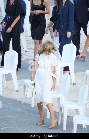 Madrid, Espagne. 15th juillet 2022. Yolanda Diaz assiste ''˜un applaudissement pour la mémoire' à l'acte d'État pour rendre hommage aux victimes Covid et la reconnaissance des travailleurs sanitaires au Palais Royal de 15 juillet 2022 à Madrid, Espagne (Credit image: © Jack Abuin/ZUMA Press Wire) Credit: ZUMA Press, Inc./Alamy Live News Banque D'Images