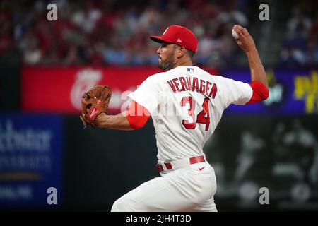 St. Louis, États-Unis. 15th juillet 2022. Le pichet des Cardinals de Saint Louis Drew Verhagen livre un terrain aux Dodgers de Los Angeles dans le septième repas au stade Busch de Saint Louis jeudi, 14 juillet 2022. Photo par Bill Greenblatt/UPI crédit: UPI/Alay Live News Banque D'Images