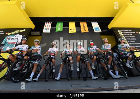 Huez, France, le 14th juillet 2022. L'équipe Bora-Hansgrohe a vu pendant la phase 12 du Tour de France, de Briançon à Alpe d'Huez. Credit: Pete Goding/Alamy Live News Banque D'Images