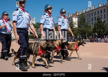 France, Lyon, 2022-07-14. Commémoration du 14th juillet sur la place bellecour. Banque D'Images