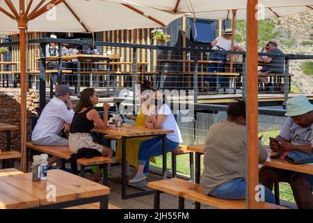 Kloovenberg Restaurant Village de huit pieds sur Bothmanskloof Pass surplombant Riebeek Kasteel, Western Cape - Afrique du Sud Banque D'Images