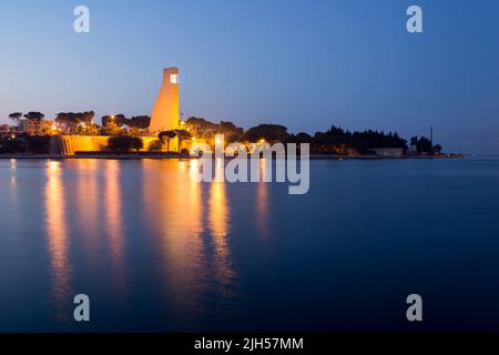 Le phare du monument Sailor à Brindisi, en Italie Banque D'Images