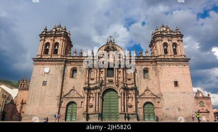 Cusco, Pérou - 4 février 2017 : Cathédrale de Saint-Domingue, est l'église mère de l'archidiocèse catholique romain de Cusco sur la place Plaza de Armas Banque D'Images