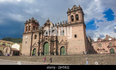 Cusco, Pérou - 4 février 2017 : Cathédrale de Saint-Domingue, est l'église mère de l'archidiocèse catholique romain de Cusco sur la place Plaza de Armas Banque D'Images