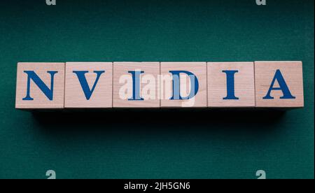 31 janvier 2022. Santa Clara, Californie. Le nom de la société Nvidia, en cubes de bois. Banque D'Images
