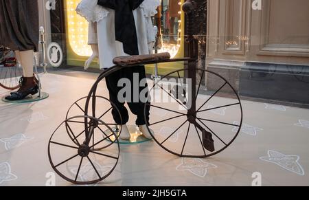 20 avril 2022, Moscou, Russie. Tricycle pour enfants fabriqué dans l'Empire russe à la fin du 19th siècle Banque D'Images