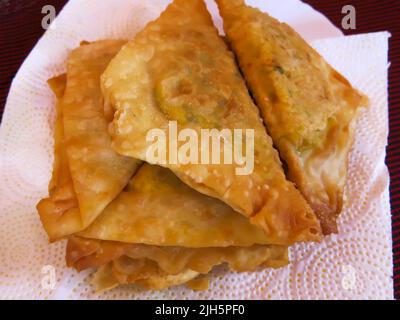 Brik - cuisine traditionnelle de Tunisie Banque D'Images