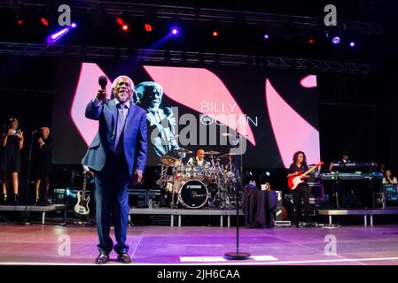 Billy Ocean se présente au festival de musique Soultasia à Promenade Park, Maldon, Essex, Royaume-Uni. Chant en direct Banque D'Images