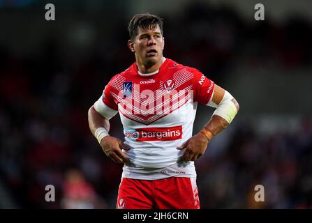 St Helens' Louie McCarthy-Scarsbrook pendant le match de la Super League de Betfred au stade de la totalement Wicked, St Helens. Date de la photo: Vendredi 15 juillet 2022. Banque D'Images