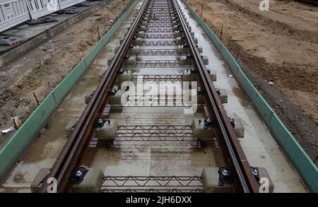 Rails récemment posés pour la continuation du tramway M10, Turmstrasse, Berlin, Allemagne Banque D'Images