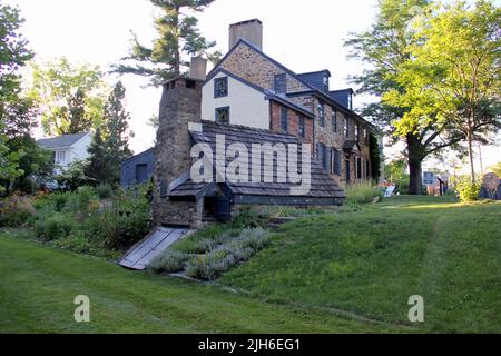 Parry Mansion, construit en 1784, actuellement un musée, sur main Street, côté jardin, Cave à glace à l'avant-garde, New Hope, PA, États-Unis Banque D'Images