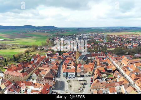 Vue aérienne de Bad Koenigshofen avec vues sur la ville. Franconie, Bavière, Allemagne Banque D'Images