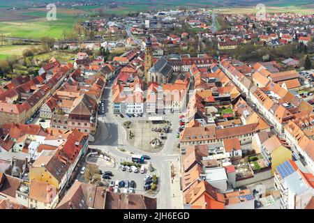 Vue aérienne de Bad Koenigshofen avec vues sur la ville. Franconie, Bavière, Allemagne Banque D'Images