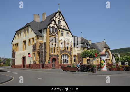 Gare construite au début du 20th siècle à Bernkastel-Kues, moyenne Moselle, Moselle, Rhénanie-Palatinat, Allemagne Banque D'Images