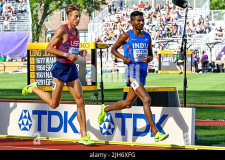 Oregon, États-Unis. 15th juillet 2022. EUGENE, ÉTATS-UNIS - JUILLET 15: Evan Jager des États-Unis, Avinash Mukund sable de l'Inde en compétition sur 3000 mètres Steeplechase pendant les Championnats du monde d'athlétisme sur 15 juillet 2022 à Eugene, Oregon, États-Unis (photo par Andy Astfalck/BSR Agency) Atletiekunie Credit: Orange pics BV/Alay Live News Banque D'Images