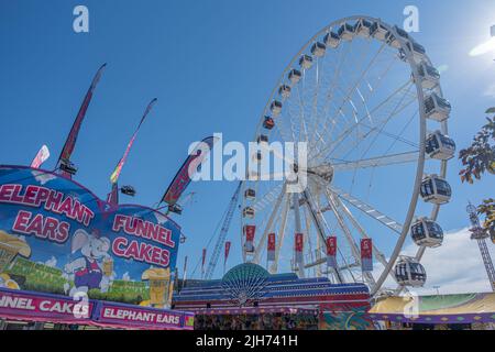 13 juillet 2022 - Calgary (Alberta) Canada - la roue au Stampede de Calgary à mi-chemin Banque D'Images