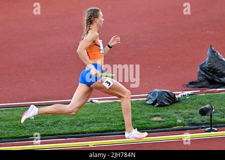 Oregon, États-Unis. 15th juillet 2022. EUGENE, ÉTATS-UNIS - JUILLET 15: Femke bol des pays-Bas en compétition sur 4 x 400 mètres Relais mixte pendant les Championnats du monde d'athlétisme sur 15 juillet 2022 à Eugene, États-Unis (photo par Andy Astfalck/BSR Agency) Atlétiekunie crédit: Orange pics BV/Alay Live News Banque D'Images