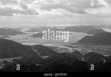 Le littoral pittoresque de la mer intérieure de Seuto, à l'est de Hiroshima JP Banque D'Images