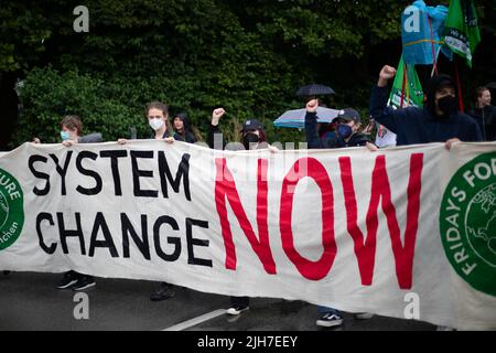 Munich, Allemagne. 01st juillet 2022. Sur 1 juillet 2022, environ 60 personnes se sont rassemblées à Munich, en Allemagne, avec FFF pour protester contre la justice climatique. (Photo par Alexander Pohl/Sipa USA) crédit: SIPA USA/Alay Live News Banque D'Images