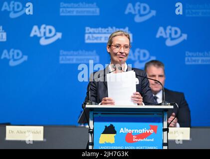 Stuttgart, Allemagne. 16th juillet 2022. Alice Weidel, présidente d'État du parti alternative pour l'Allemagne (AfD), s'exprime à la conférence du parti d'État de l'AfD Baden-Württemberg. Credit: Bernd Weißbrod/dpa/Alay Live News Banque D'Images