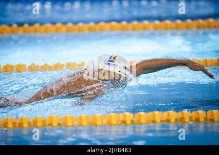 Otopeni, Roumanie - 8 juillet 2022: Détails avec David Popovici nageur de Roumanie participant aux Championnats juniors européens LEN. Banque D'Images