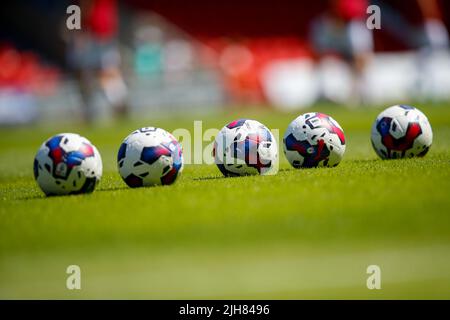 Doncaster, Royaume-Uni. 16th juillet 2022. Les nouvelles balles de match EFL puma à Doncaster, Royaume-Uni, le 7/16/2022. (Photo par Ben Early/News Images/Sipa USA) crédit: SIPA USA/Alay Live News Banque D'Images