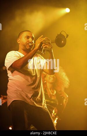 Ibrahim Maalouf, trompettiste franco-libanais, se produit sur scène lors du festival de jazz de Nice, à Nice, en France, sur 15 juillet 2022. Photo de Yoann Rochette/ABACAPRESS.COM Banque D'Images